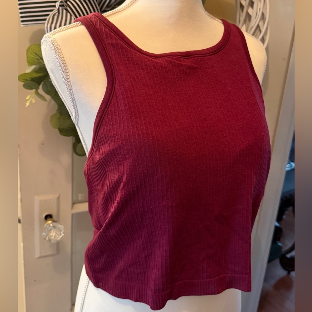 Lululemon Women's Burgundy cropped Ebb to Street Tank Top